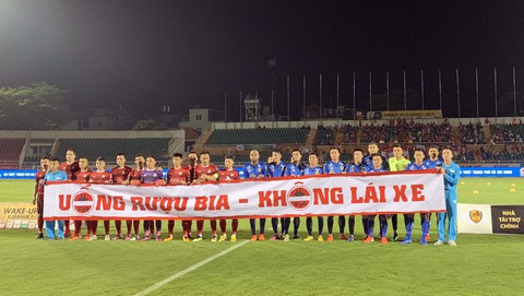 Không thắng Quảng Nam, CLB TP.HCM vẫn tiếp tục dẫn đầu V-League 2019 - Ảnh 2. Không thắng Quảng Nam, CLB TP.HCM vẫn tiếp tục dẫn đầu V-League 2019 - Ảnh 2.