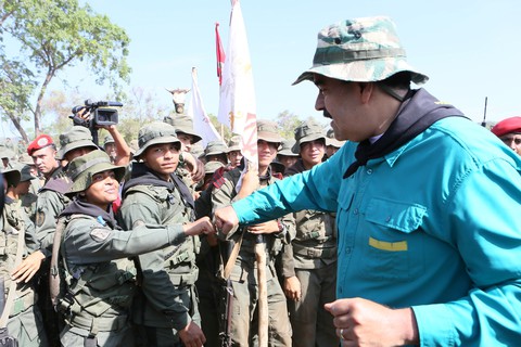 Lãnh đạo đối lập Venezuela đòi móc nối với quân đội Mỹ - Ảnh 2. Lãnh đạo đối lập Venezuela đòi móc nối với quân đội Mỹ - Ảnh 2.