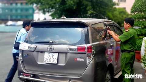 Vừa tháo niêm phong ôtô, mùi ma túy bốc ra nồng nặc - Ảnh 2. Vừa tháo niêm phong ôtô, mùi ma túy bốc ra nồng nặc - Ảnh 2.