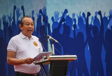 Hàng ngàn người đi bộ cho thông điệp Đã uống rượu bia không lái xe - Ảnh 2. Hàng ngàn người đi bộ cho thông điệp Đã uống rượu bia không lái xe - Ảnh 2.