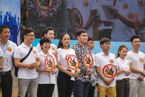 Hàng ngàn người đi bộ cho thông điệp Đã uống rượu bia không lái xe - Ảnh 5. Hàng ngàn người đi bộ cho thông điệp Đã uống rượu bia không lái xe - Ảnh 5.