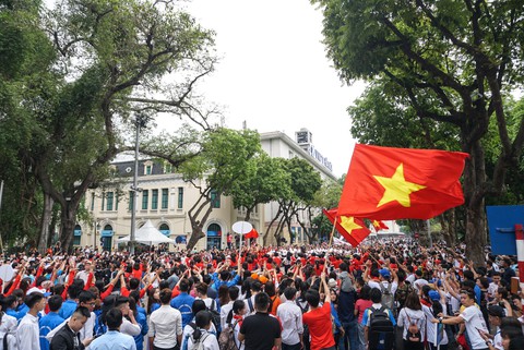 Hàng ngàn người đi bộ cho thông điệp Đã uống rượu bia không lái xe - Ảnh 11. Hàng ngàn người đi bộ cho thông điệp Đã uống rượu bia không lái xe - Ảnh 11.