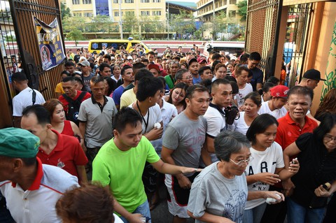 61 triệu cử tri Philippines đi bầu cử giữa kỳ - Ảnh 1. 61 triệu cử tri Philippines đi bầu cử giữa kỳ - Ảnh 1.