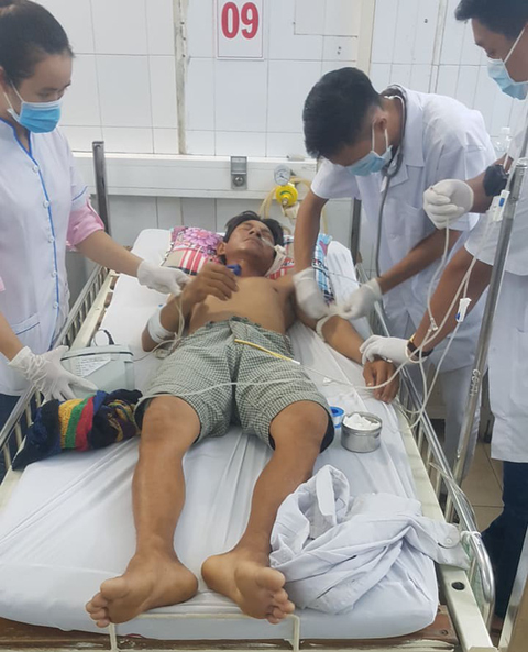 Vụ 4 người nghi ngộ độc khí CO2: Hai nạn nhân vẫn còn hôn mê - Ảnh 2. Vụ 4 người nghi ngộ độc khí CO2: Hai nạn nhân vẫn còn hôn mê - Ảnh 2.