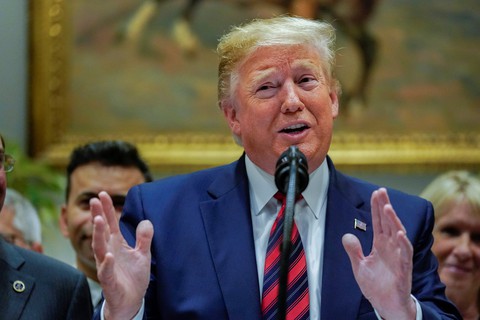 Ông Trump kêu gọi FED hạ lãi suất để so găng với Trung Quốc - Ảnh 1. Ông Trump kêu gọi FED hạ lãi suất để so găng với Trung Quốc - Ảnh 1.