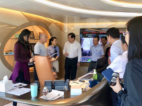 Lãnh đạo Đà Nẵng đi Mỹ học xây dựng trung tâm du thuyền - Ảnh 1. Lãnh đạo Đà Nẵng đi Mỹ học xây dựng trung tâm du thuyền - Ảnh 1.