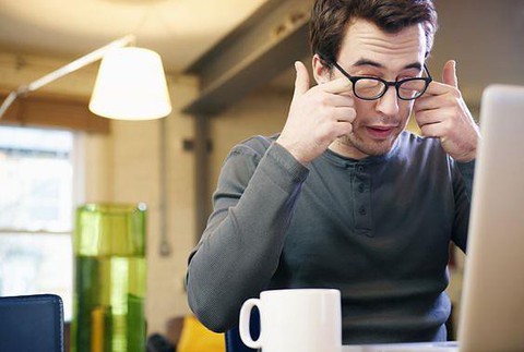 Chấm dứt nỗi lo khô mắt khi làm việc nhiều với máy tính - Ảnh 1. Chấm dứt nỗi lo khô mắt khi làm việc nhiều với máy tính - Ảnh 1.