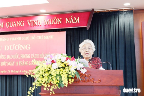 NSƯT Ca Lê Hồng: Học Bác Hồ từ cách dọn chén bát, học ngoại ngữ - Ảnh 1. NSƯT Ca Lê Hồng: Học Bác Hồ từ cách dọn chén bát, học ngoại ngữ - Ảnh 1.