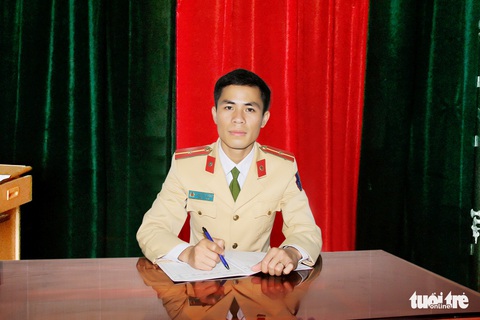 Trung úy giao thông cứu người: rèn luyện từ lời dạy của Chủ tịch Hồ Chí Minh - Ảnh 1. Trung úy giao thông cứu người: rèn luyện từ lời dạy của Chủ tịch Hồ Chí Minh - Ảnh 1.