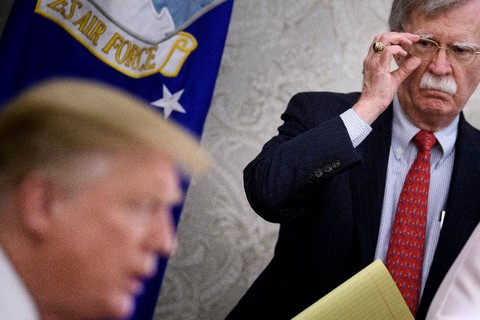 Ông Trump bắn tín hiệu nguy hiểm về nguy cơ chiến tranh Iran - Ảnh 2. Ông Trump bắn tín hiệu nguy hiểm về nguy cơ chiến tranh Iran - Ảnh 2.