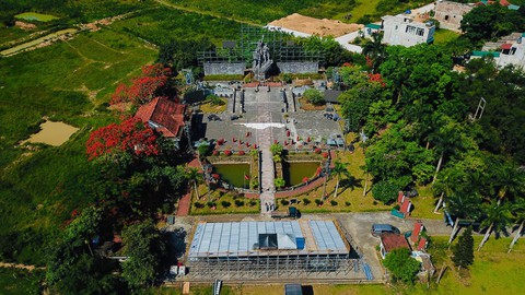 Du khách nước ngoài dọn sạch rác ở nơi diễn ra Câu chuyện hòa bình - Ảnh 6. Du khách nước ngoài dọn sạch rác ở nơi diễn ra Câu chuyện hòa bình - Ảnh 6.