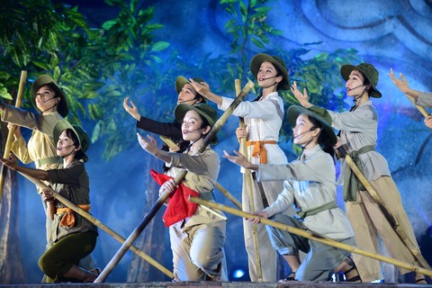 Người trẻ sẽ cùng đi trên con đường hòa bình! - Ảnh 20. Người trẻ sẽ cùng đi trên con đường hòa bình! - Ảnh 20.