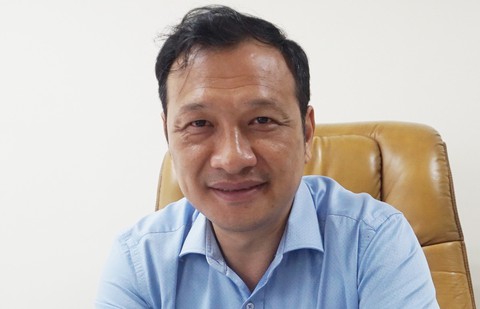 Học sinh TP.HCM quẹt thẻ thông minh để điểm danh, mua nước ở trường - Ảnh 3. Học sinh TP.HCM quẹt thẻ thông minh để điểm danh, mua nước ở trường - Ảnh 3.