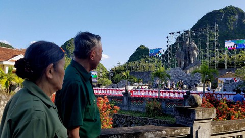 Người trẻ sẽ cùng đi trên con đường hòa bình! - Ảnh 15. Người trẻ sẽ cùng đi trên con đường hòa bình! - Ảnh 15.