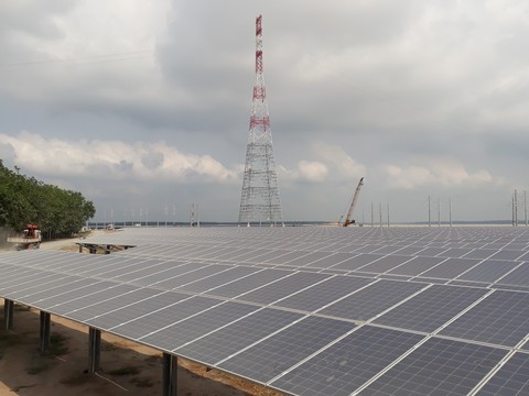 Thủ tướng yêu cầu chống tham nhũng, lợi ích nhóm trong phát triển điện mặt trời - Ảnh 1. Thủ tướng yêu cầu chống tham nhũng, lợi ích nhóm trong phát triển điện mặt trời - Ảnh 1.