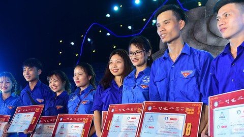 Câu chuyện hòa bình số 7: Tiếp bước hòa bình, mở đường tri thức - Ảnh 7. Câu chuyện hòa bình số 7: Tiếp bước hòa bình, mở đường tri thức - Ảnh 7.