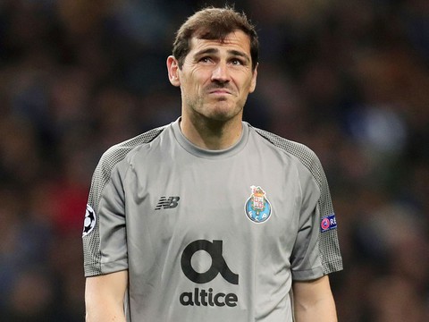 Thủ môn Casillas giải nghệ sau cơn đau tim ở tuổi 38 - Ảnh 1. Thủ môn Casillas giải nghệ sau cơn đau tim ở tuổi 38 - Ảnh 1.