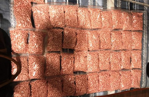 Bắt giữ thêm một đối tượng trong đường dây vận chuyển 100.000 viên ma túy đá - Ảnh 1. Bắt giữ thêm một đối tượng trong đường dây vận chuyển 100.000 viên ma túy đá - Ảnh 1.