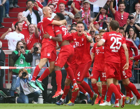 Đè bẹp Frankfurt, Bayern Munich lần thứ 29 vô địch Đức - Ảnh 3. Đè bẹp Frankfurt, Bayern Munich lần thứ 29 vô địch Đức - Ảnh 3.