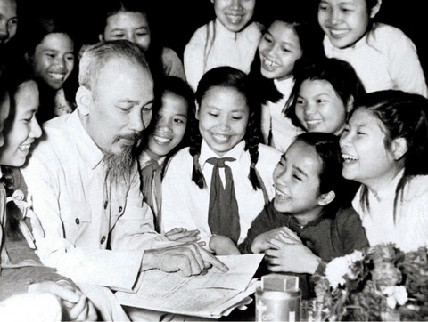 50 năm di chúc Chủ tịch Hồ Chí Minh: Cán bộ phải có khả năng làm trong môi trường quốc tế - Ảnh 1. 50 năm di chúc Chủ tịch Hồ Chí Minh: Cán bộ phải có khả năng làm trong môi trường quốc tế - Ảnh 1.