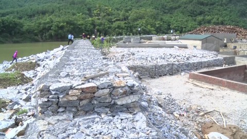 Tháo dỡ xong bờ kè đá xây dựng trái phép, lấn chiếm sông Mã - Ảnh 3. Tháo dỡ xong bờ kè đá xây dựng trái phép, lấn chiếm sông Mã - Ảnh 3.