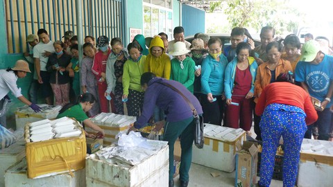 Giang khùng dùng ngòi bút giúp cảnh đời bi đát - Ảnh 3. Giang khùng dùng ngòi bút giúp cảnh đời bi đát - Ảnh 3.