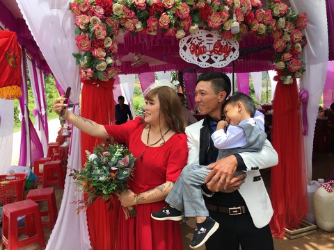 Bán sạch đất cứu con nuôi và cái kết cổ tích của đôi tâm hồn cao thượng - Ảnh 3. Bán sạch đất cứu con nuôi và cái kết cổ tích của đôi tâm hồn cao thượng - Ảnh 3.