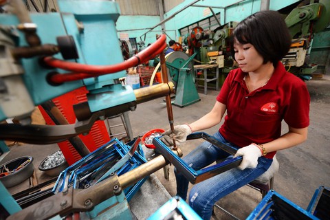 Làm thêm 400 giờ, vui hay buồn đây? - Ảnh 1. Làm thêm 400 giờ, vui hay buồn đây? - Ảnh 1.