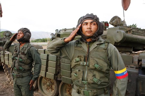 Quân đội Venezuela tuyên bố ‘chờ Mỹ với vũ khí trong tay’ - Ảnh 2. Quân đội Venezuela tuyên bố ‘chờ Mỹ với vũ khí trong tay’ - Ảnh 2.