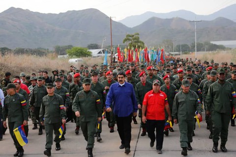 Quân đội Venezuela tuyên bố ‘chờ Mỹ với vũ khí trong tay’ - Ảnh 1. Quân đội Venezuela tuyên bố ‘chờ Mỹ với vũ khí trong tay’ - Ảnh 1.