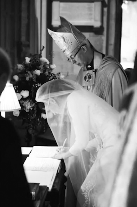 Dân Anh mê tít bộ ảnh một năm ngày cưới của vợ chồng hoàng tử Harry - Ảnh 5. Dân Anh mê tít bộ ảnh một năm ngày cưới của vợ chồng hoàng tử Harry - Ảnh 5.