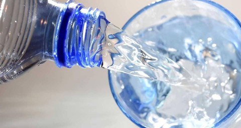 Vì sao có nước vòi ‘siêu sạch’ nhưng dân Singapore thích nước đóng chai? - Ảnh 1. Vì sao có nước vòi ‘siêu sạch’ nhưng dân Singapore thích nước đóng chai? - Ảnh 1.