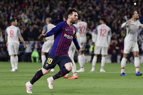 Messi búng tay, lữ đoàn đỏ sụp đổ - Ảnh 1. Messi búng tay, lữ đoàn đỏ sụp đổ - Ảnh 1.