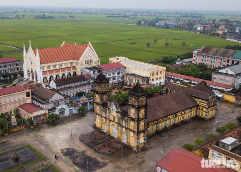 Ngắm hình ảnh nhà thờ Bùi Chu đẹp ngỡ ngàng sắp hạ giải - Ảnh 2. Ngắm hình ảnh nhà thờ Bùi Chu đẹp ngỡ ngàng sắp hạ giải - Ảnh 2.