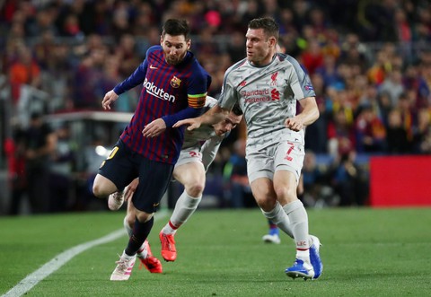 CĐV Liverpool nhức mắt với nụ cười bí hiểm của Messi - Ảnh 2. CĐV Liverpool nhức mắt với nụ cười bí hiểm của Messi - Ảnh 2.