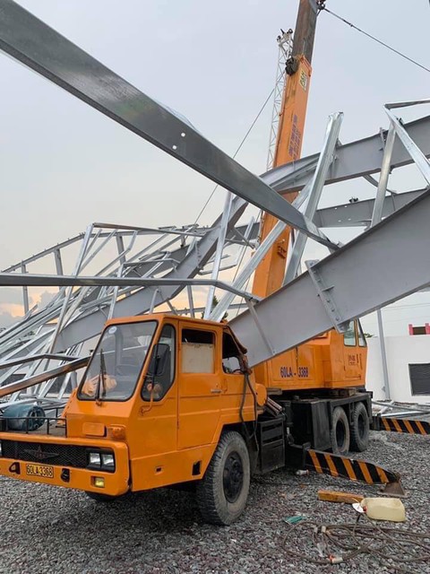 Nhà xưởng đang xây dựng đổ sập, nam công nhân 16 tuổi tử vong - Ảnh 1. Nhà xưởng đang xây dựng đổ sập, nam công nhân 16 tuổi tử vong - Ảnh 1.