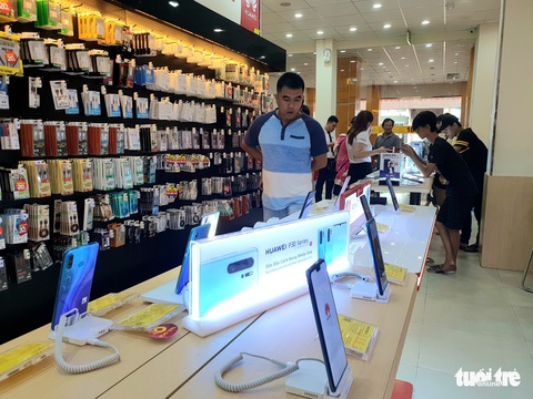 Điện thoại Huawei ở Việt Nam bị trả giá bèo bọt - Ảnh 3. Điện thoại Huawei ở Việt Nam bị trả giá bèo bọt - Ảnh 3.