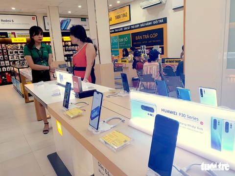 Điện thoại Huawei ở Việt Nam bị trả giá bèo bọt - Ảnh 1. Điện thoại Huawei ở Việt Nam bị trả giá bèo bọt - Ảnh 1.