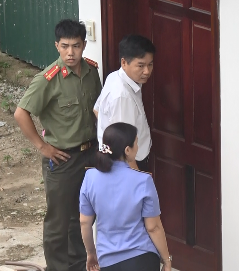 Kết thúc điều tra vụ gian lận thi cử tại Sơn La, đề nghị truy tố 8 người - Ảnh 2. Kết thúc điều tra vụ gian lận thi cử tại Sơn La, đề nghị truy tố 8 người - Ảnh 2.