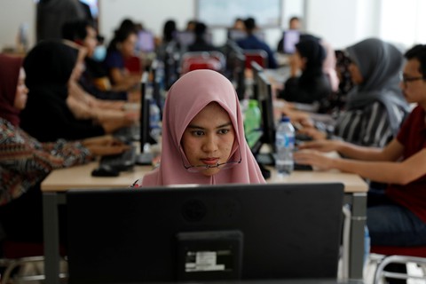 Ông Joko Widodo tái đắc cử tổng thống Indonesia với 55,5% phiếu bầu - Ảnh 2. Ông Joko Widodo tái đắc cử tổng thống Indonesia với 55,5% phiếu bầu - Ảnh 2.