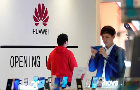 Đòn chí mạng với Huawei - Ảnh 2. Đòn chí mạng với Huawei - Ảnh 2.