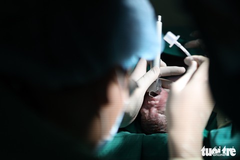 Xúc động ca mổ đặc biệt đón bé sơ sinh từ người mẹ ung thư giai đoạn cuối - Ảnh 7. Xúc động ca mổ đặc biệt đón bé sơ sinh từ người mẹ ung thư giai đoạn cuối - Ảnh 7.
