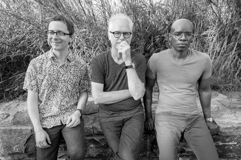 Huyền thoại guitar Bill Frisell lần đầu đến Việt Nam - Ảnh 4. Huyền thoại guitar Bill Frisell lần đầu đến Việt Nam - Ảnh 4.