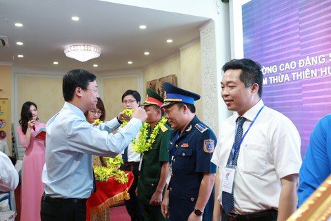 10 năm giải thưởng Vừ A Dính đồng hành cùng đồng bào dân tộc thiểu số - Ảnh 3. 10 năm giải thưởng Vừ A Dính đồng hành cùng đồng bào dân tộc thiểu số - Ảnh 3.