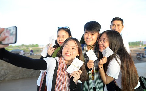 400 đại biểu tới Côn Đảo dự Sinh viên với biển đảo Tổ quốc - Ảnh 2. 400 đại biểu tới Côn Đảo dự Sinh viên với biển đảo Tổ quốc - Ảnh 2.