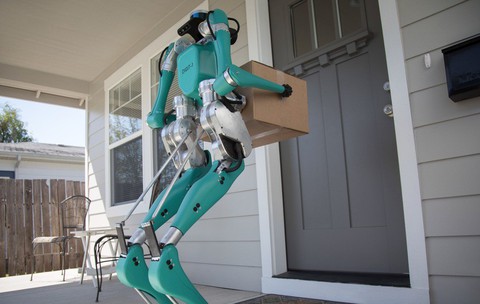 Khó tin: robot đi giao hàng hệt như người - Ảnh 3. Khó tin: robot đi giao hàng hệt như người - Ảnh 3.