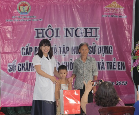 Chặng đường VIMOS cùng Sổ theo dõi sức khỏe bà mẹ trẻ em - Ảnh 5. Chặng đường VIMOS cùng Sổ theo dõi sức khỏe bà mẹ trẻ em - Ảnh 5.