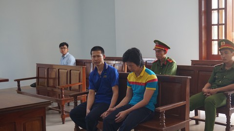 26 năm tù cho hai gã chú ruột hiếp dâm cháu 14 tuổi - Ảnh 1. 26 năm tù cho hai gã chú ruột hiếp dâm cháu 14 tuổi - Ảnh 1.