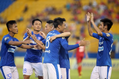 Thua Than Quảng Ninh 0-2, B.Bình Dương than do quá mệt - Ảnh 2. Thua Than Quảng Ninh 0-2, B.Bình Dương than do quá mệt - Ảnh 2.
