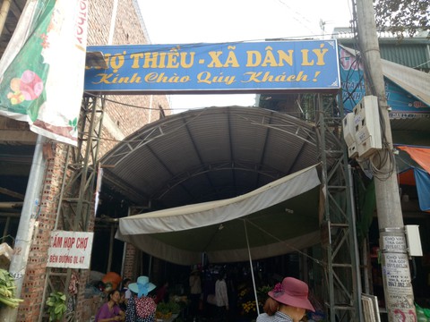 Xã cấm bán thịt heo, 120 quầy hàng của tiểu thương phải dẹp - Ảnh 1. Xã cấm bán thịt heo, 120 quầy hàng của tiểu thương phải dẹp - Ảnh 1.